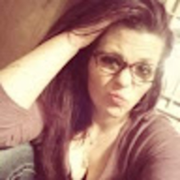 Meet your Posher, Amanda - Picture 1 of 1